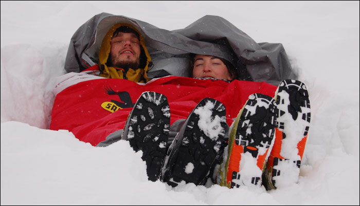 بیواک (شب مانی اضطراری در کوهستان)