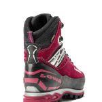 کفش کوهنوردی لووا مدل MT.Expert