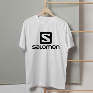 تی شرت مدل طرح برند سالامون سفید