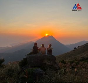 فتح قله‌ها: راهنمای نهایی برای عاشقان طبیعت و ماجراجویی