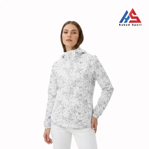 نمای روبه روی کاپشن بادگیر Explore برای سفر و پیاده روی