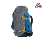 کوله پشتی Ferrino Triolet 32+5 در حال حمل طناب کوهنوردی